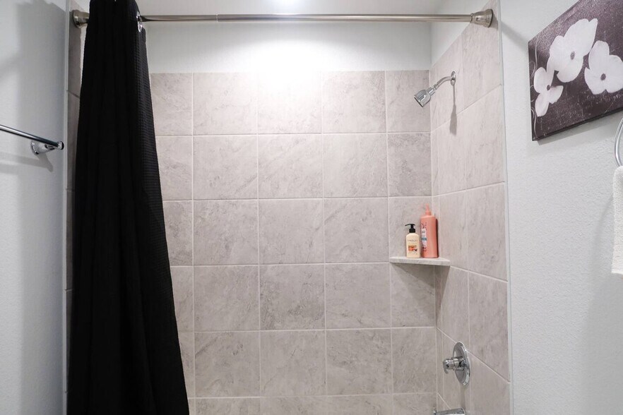 Building Photo - 6000 Bursey Rd