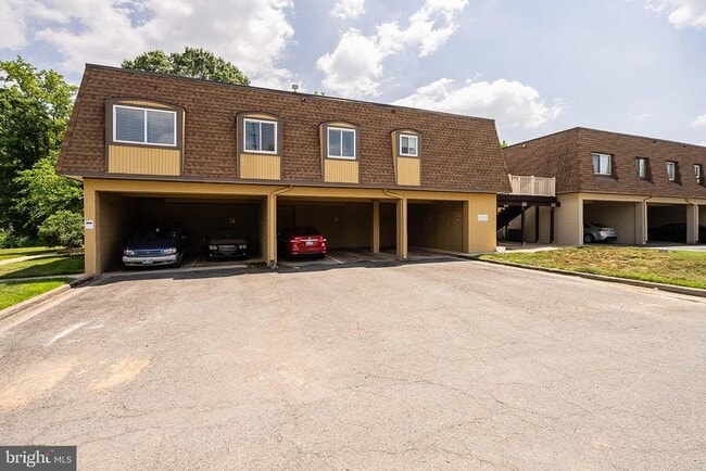Building Photo - 7932 Silverada Pl