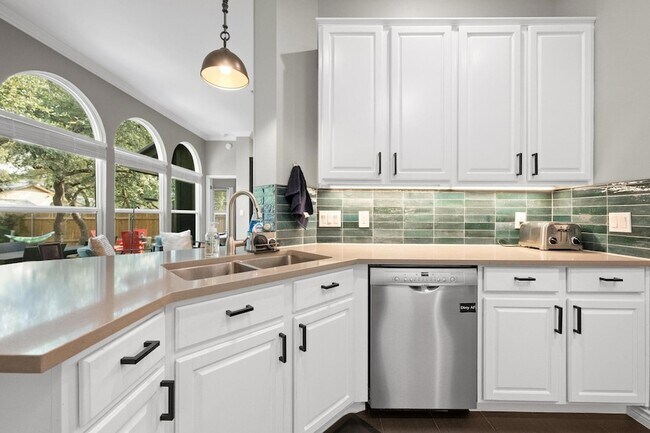 Building Photo - 8716 Bobcat Dr