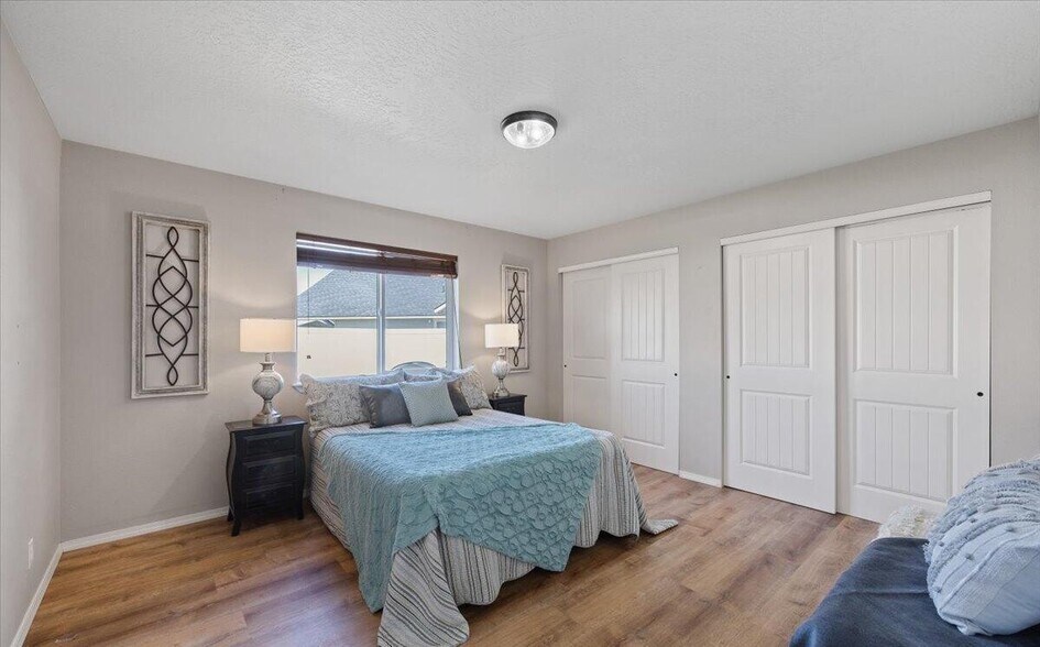 Master Bedroom - 3040 W Dumont Dr