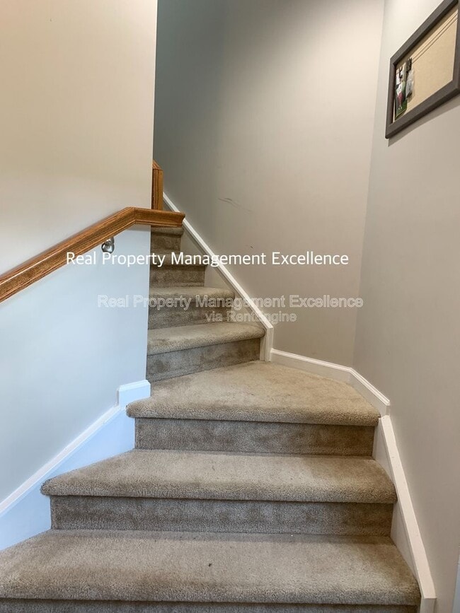 Building Photo - 468 Panorama View Loop