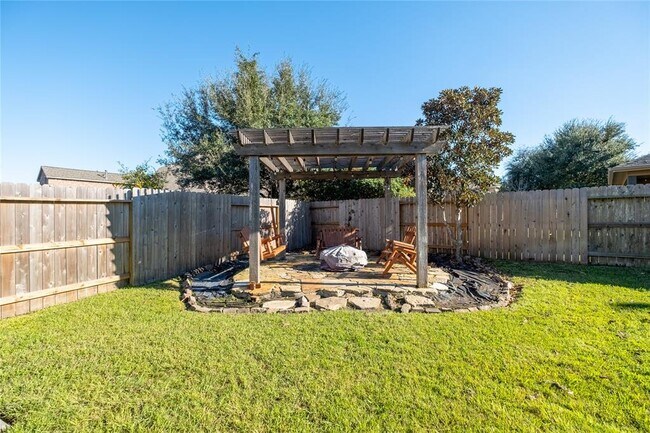 Building Photo - 17523 Quiet Shores Dr