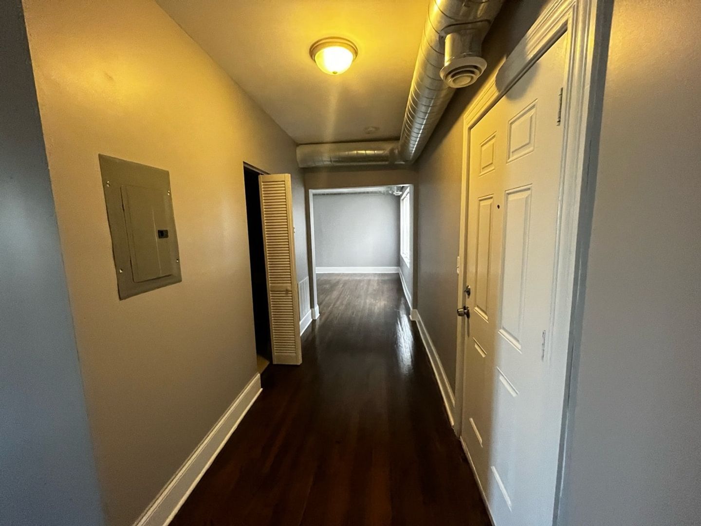 Building Photo - 7517 S Yale Ave