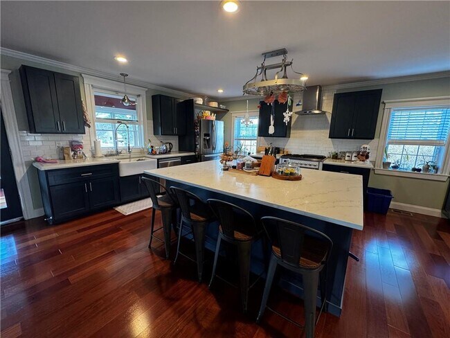 Building Photo - 73 Dye Hill Rd