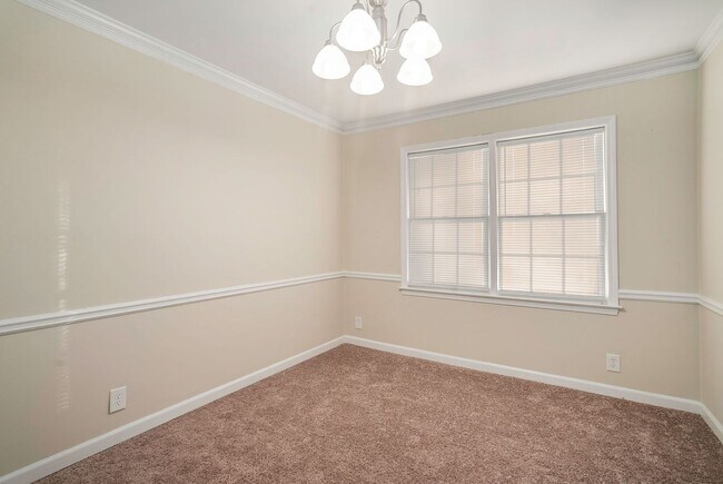 Building Photo - 5 Bedroom Large Ranch with Finished Basement