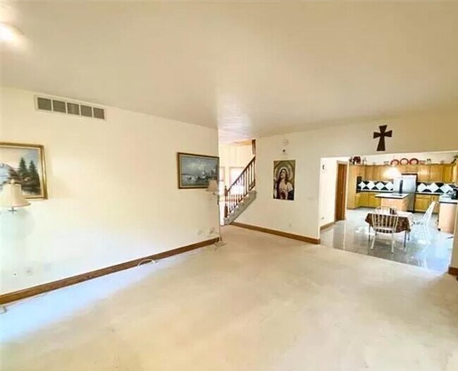 Building Photo - 1556 Shagbark St