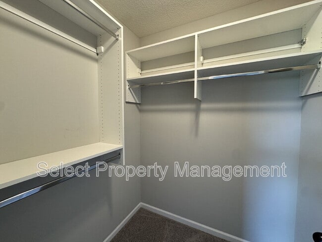 Building Photo - 390 Zebulon Cv