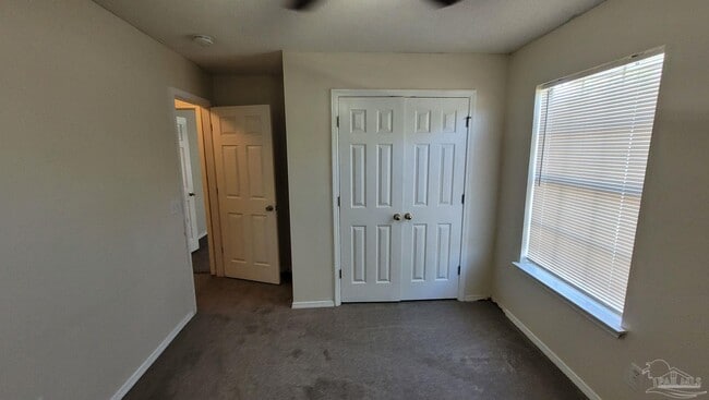 Building Photo - 2413 Redoubt Ave