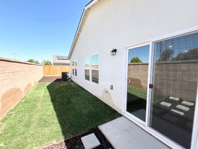 Building Photo - 4063 Cinnabar Ct
