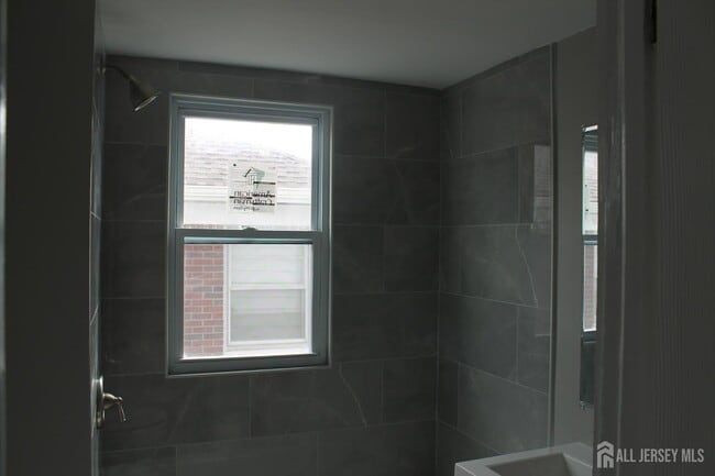 Building Photo - 67 Edgar St
