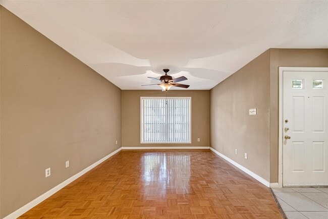 Building Photo - 1311 Antoine Dr