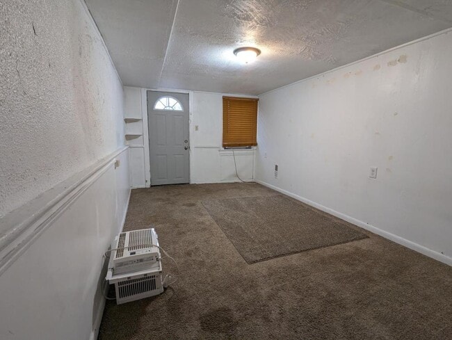 Building Photo - 5409 1/2 Carnegie St 15201