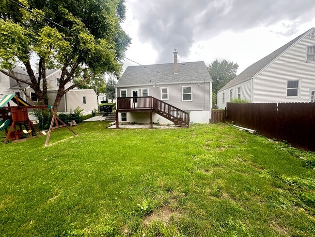 Building Photo - 2130 S 47th St