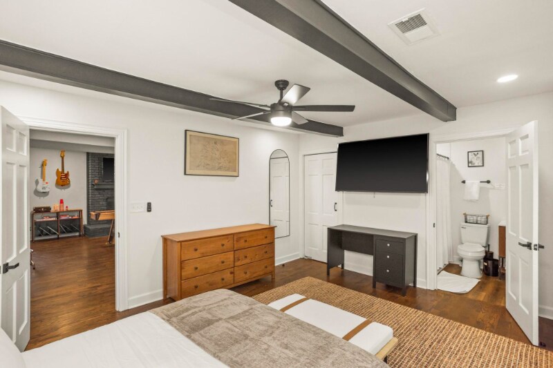 Building Photo - 2314 Deerwood Rd