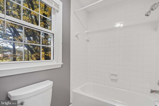 Building Photo - 2621 John Milton Dr