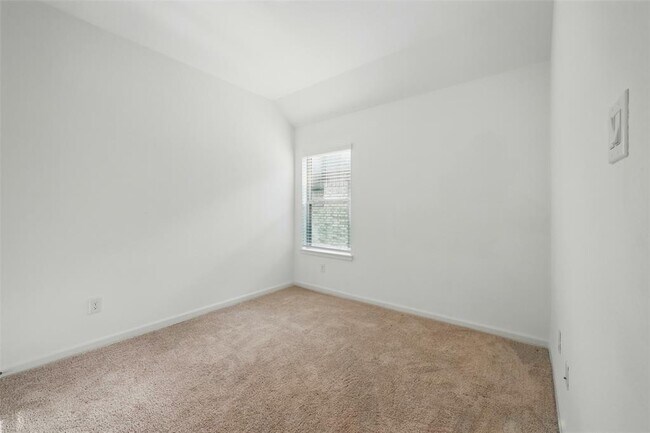 Building Photo - 3535 Carniff Garden Dr