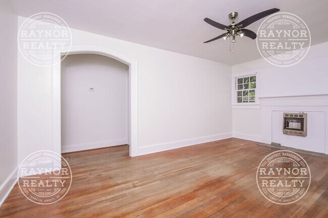 Building Photo - 206 Layton St