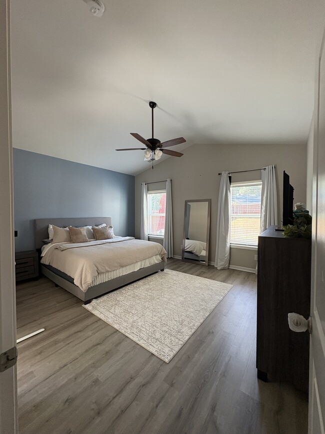 Building Photo - 114 Great Bend Dr