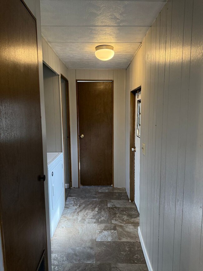 Building Photo - 14 Peach Orchard Rd