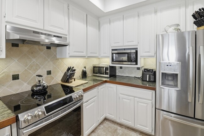 Building Photo - 403 Island Dr