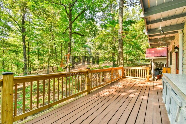 Building Photo - 266 Glenridge Dr