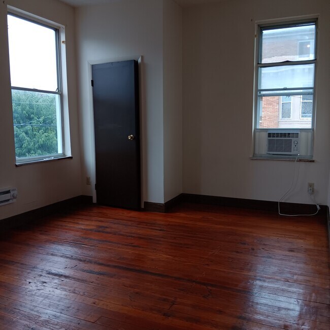 Building Photo - 2148 Auburn Ave