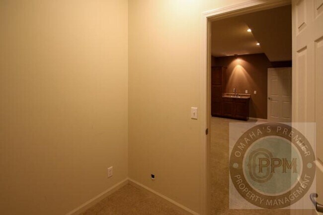 Building Photo - Beautiful 5Bd/3Ba House! | Papillion, Ne!