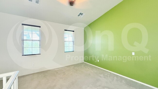 Building Photo - 2222 E Huntington Dr