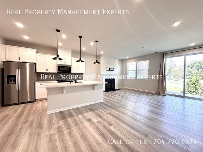 Building Photo - 4408 Iron Oak Ln
