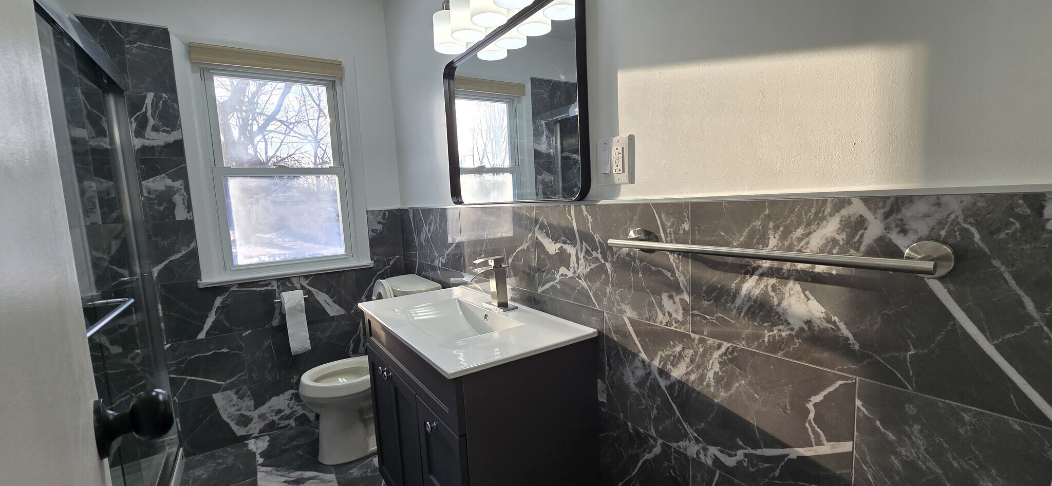 Bath - 20 Audabon Ter