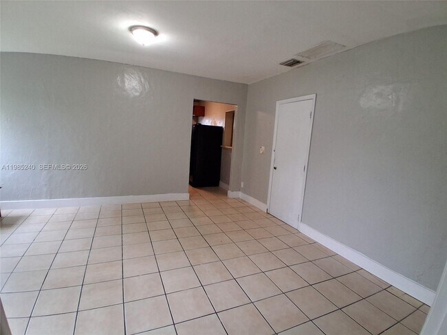 Building Photo - 880 NW 129th St