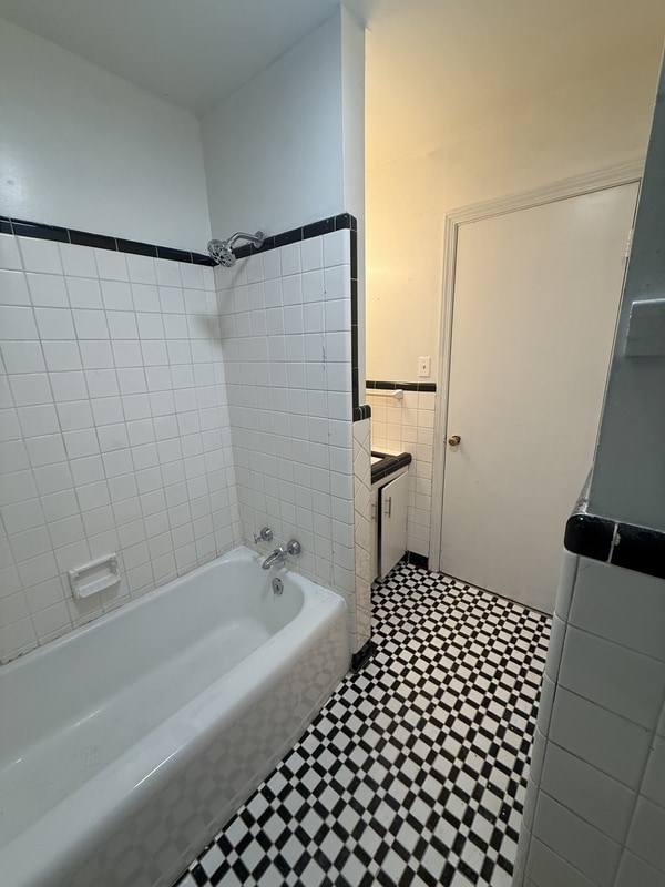 Building Photo - 903 Collinwood Ave