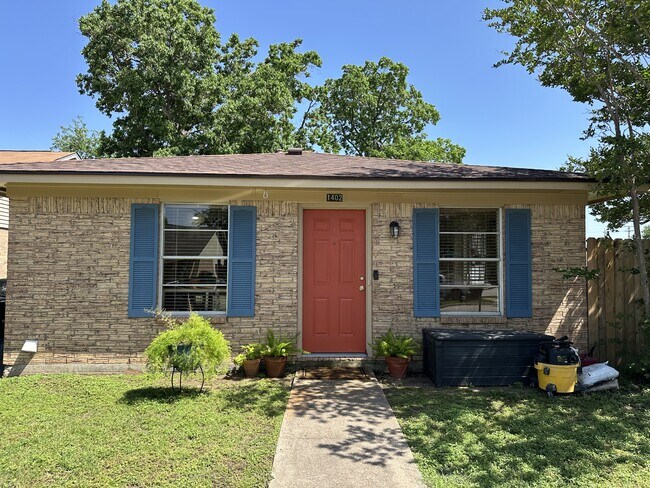 Building Photo - 1402 Gramma Ct