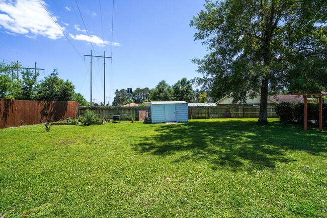 Building Photo - 601 Ironwood Dr