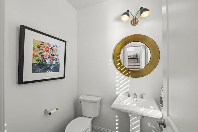 Building Photo - 35 Moorland Dr