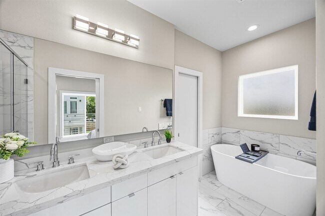 Building Photo - 853 Prosper St