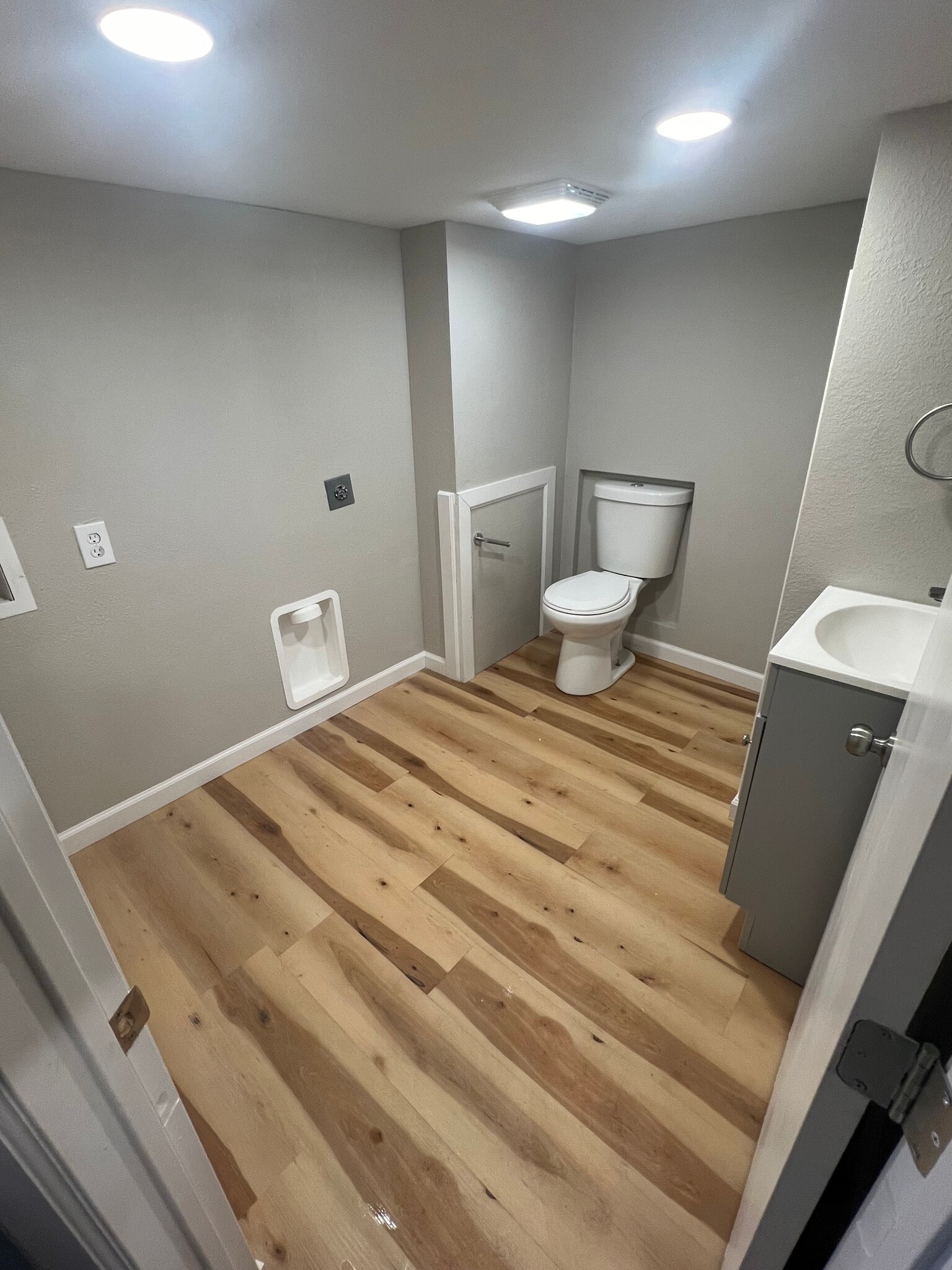 Building Photo - 211 McLain Ave