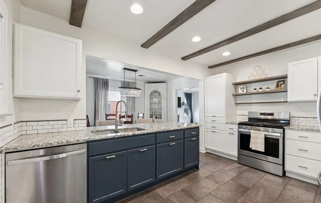 Building Photo - 2 Bed | 2 Bath Near TU!