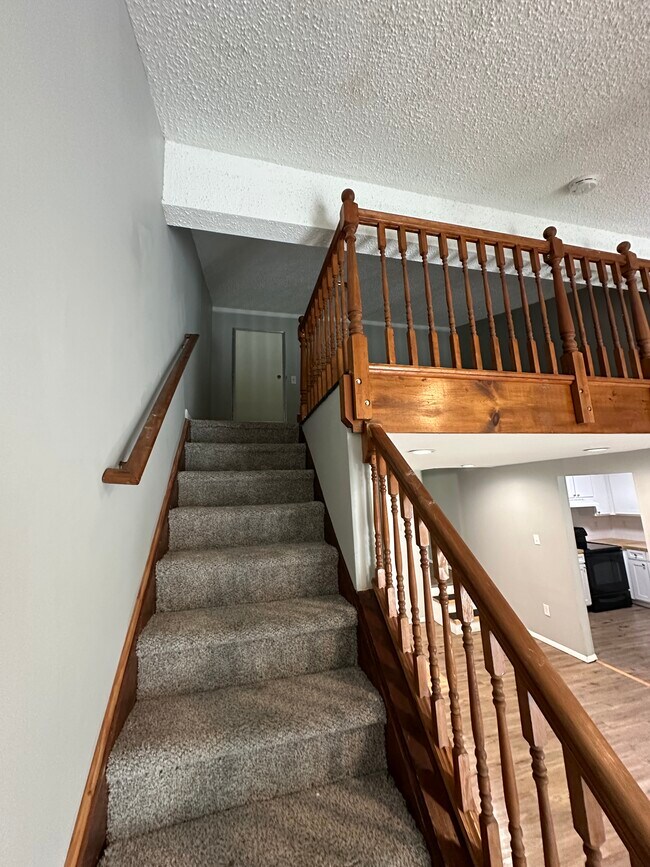 Building Photo - 105 View Ct