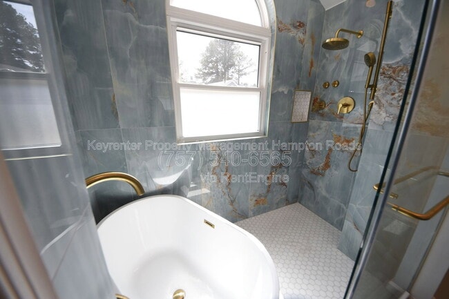 Building Photo - 101 Madison Chase