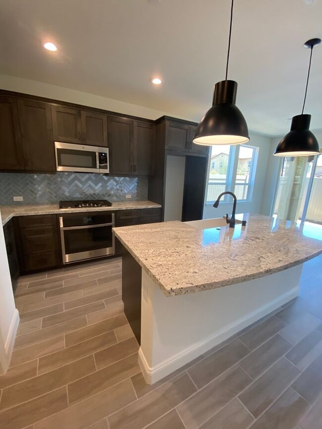 Building Photo - Modern Dog Friendly Town-home in the Orcutt Hills