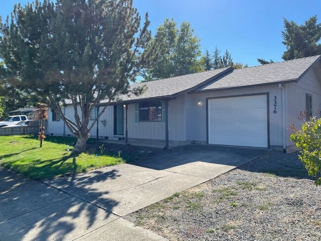 Primary Photo - Newly Updated 3 Bedroom 2 Bath Home