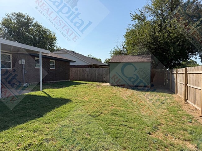 Building Photo - 804 Ranchoak Dr