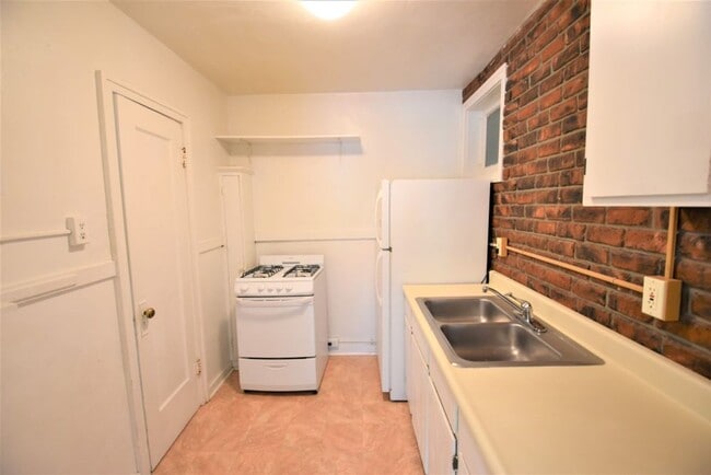 Building Photo - Available for August 2026 preleasing! Studio on the Hill