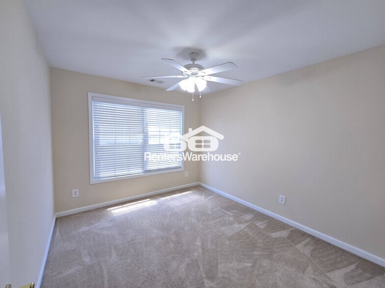 Building Photo - 2761 Autumn View Dr