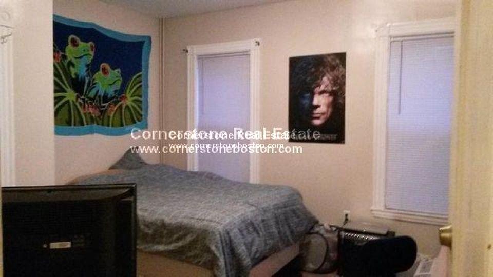 Building Photo - 54 Calumet St