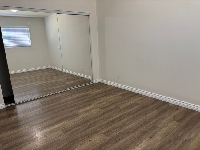 Room 1 - 22573 Adrienne Ave