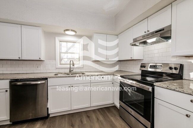 Building Photo - 4715 NE 45th Terrace