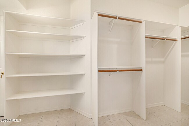 Building Photo - 15848 E Brodiea Dr