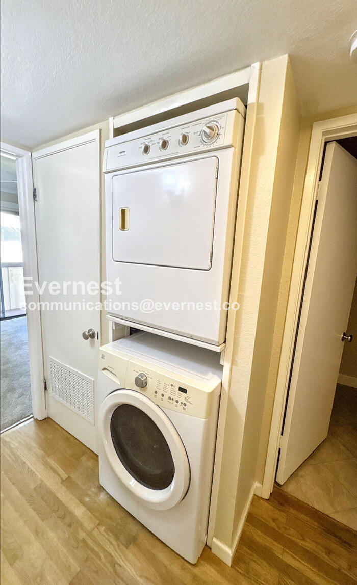 Building Photo - 3164 Kimber Ct